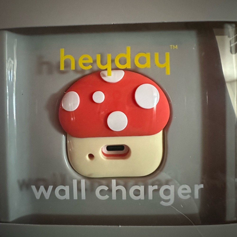 Heyday Red and Cream Mushroom Charger